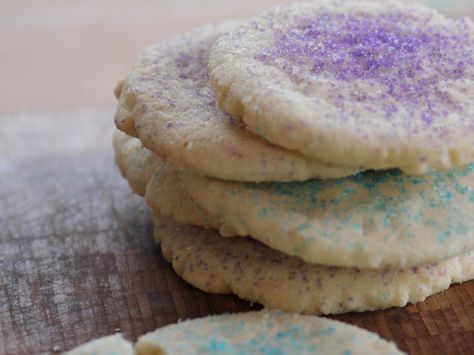 Angel Sugar Cookies Recipe : Ree Drummond : Food Network - FoodNetwork.com Angel Sugar Cookies, Ree Drummond Recipes, Angel Cookies, Facebook Recipes, Chewy Sugar Cookies, Pioneer Woman Recipes, Ree Drummond, Best Cookie Recipes, Halloween Desserts