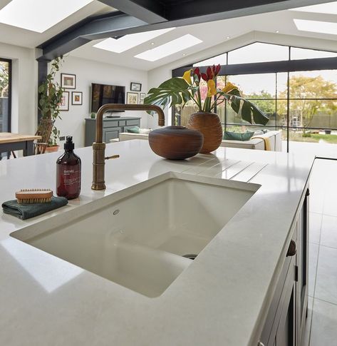 Kitchen With Undermount Sink, Sunken Sink Kitchen, White Kitchen Sink Undermount, Kitchen Island Sink Decor, Sink In The Island Kitchen, Island Sink Ideas, Kitchen Sinks In Island, Sink Island Kitchen, Kitchen Sink On Island