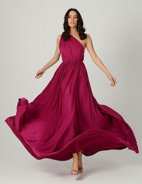 Magenta Dresses, Magenta Bridesmaid Dresses, Lehenga Ideas, Black Tie Wedding Guest Dress, Bridesmaids Ideas, Engagement Gown, Spring Bridesmaid Dresses, Prom 2022, Black Tie Attire