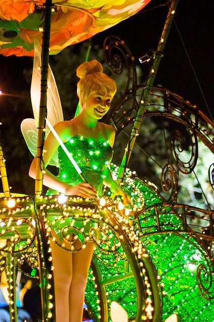 Disney World | Magic Kingdom | Electrical Parade Disney Electrical Parade, Bell Disney, Main Street Electrical Parade, Disney Parade, Disney World Magic Kingdom, Disney Face Characters, Disney Travel, Disney Side, Disney Magic Kingdom