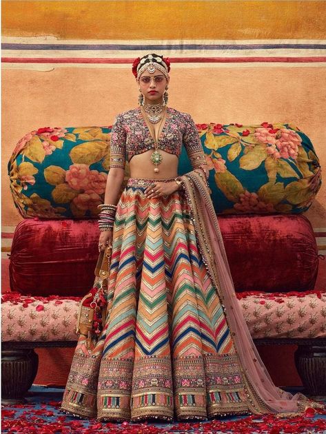 Brides Styling 1 Sabyasachi Lehenga In Different Ways And How Sabyasachi Lehenga Bridal, Sabyasachi Collection, Sabyasachi Bridal, Sabyasachi Bride, Sabyasachi Lehenga, Asian Wedding Dress, Indian Bridal Outfits, Bridal Blouse Designs, Lehenga Designs