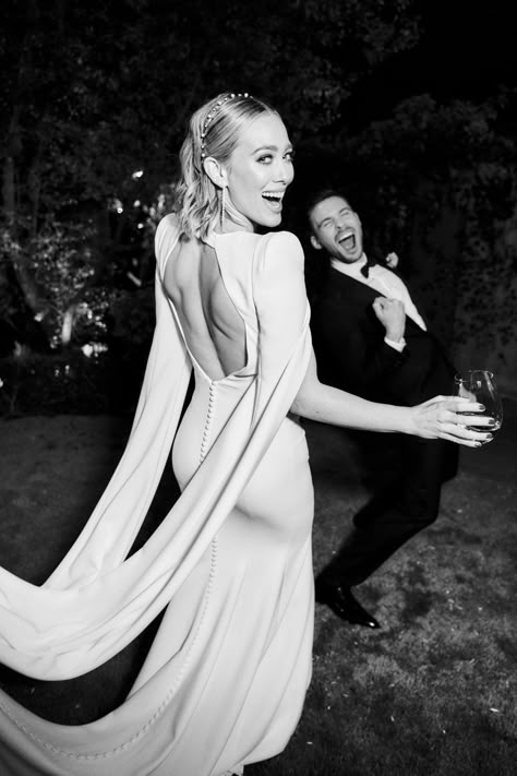 Hilary Duff Wedding Dress, Hillary Duff Wedding, Famous Wedding Dress Designers, Celebrity Wedding Photos, Wedding At Home, Celebrity Wedding Dresses, Iconic Weddings, Wedding Dresses Vera Wang, Royal Wedding Dress