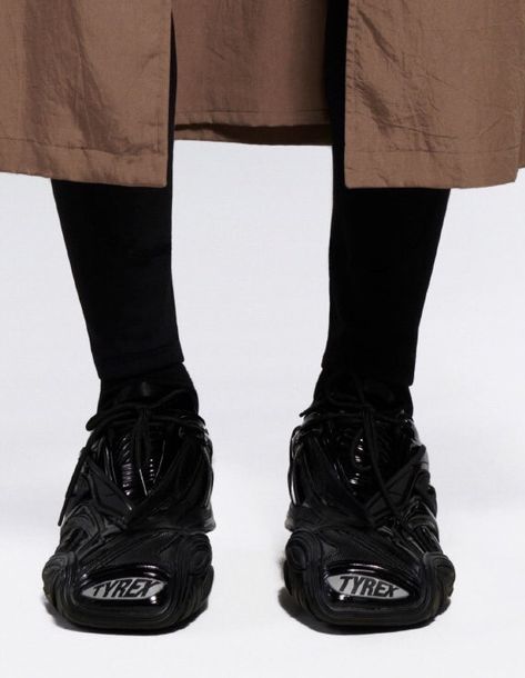 Balenciaga Style, Cristóbal Balenciaga, Creative Director, Life Style, All Black Sneakers, Balenciaga, Ready To Wear, Fall Winter, Street Style