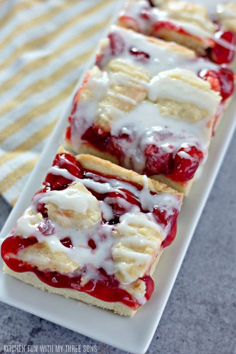 Easy Cherry Pie Bars are a delicious, sweet cookie bar filled with cherries and drizzled with frosting. They're a perfect dessert for any any occasion! Peach Pie Bars, Homemade Cherry Pie, Cherry Pie Bars, Homemade Shortbread, Homemade Cherry Pies, Cherry Bars, Cherry Pie Recipe, Apple Pie Bars, Easy No Bake Cheesecake