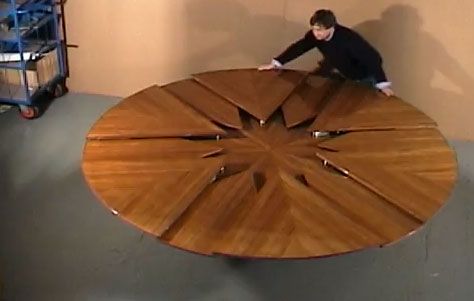 Table extensible ! Capstan Table, Expandable Table, Modular Table, House Inside, Solid Wood Table, Leaf Table, Best Dining, Design Del Prodotto, Dining Decor