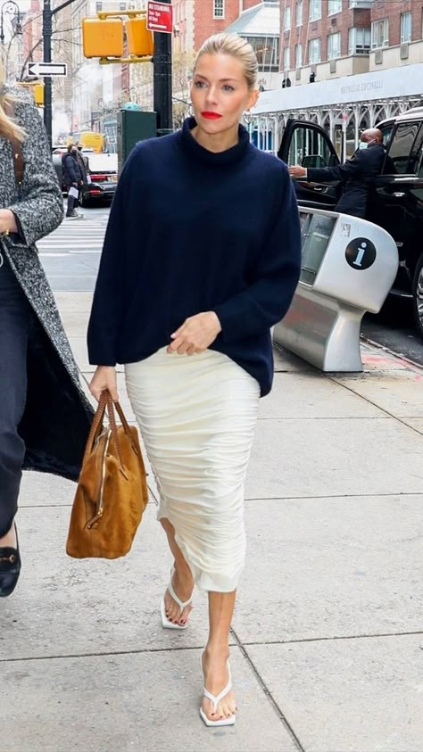 Anatomy Of A Scandal, Sienna Miller Style, Coast Fashion, Celebrity Style Icons, Streetstyle Outfit, Sunday Style, Chic Skirts, Mama Style, Sienna Miller