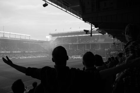 Sweden's Rasunda Stadium in a photo taken by Henrik Kullberger. Football Crowd Aesthetic, Football Fan Aesthetic, Rugby Stadium Aesthetic, Football Aesthetic Black And White, Black And White Soccer Aesthetic, Football Stadium Aesthetic, Football Documentary Photography, Wallpaper Horizontal, Soccer Time