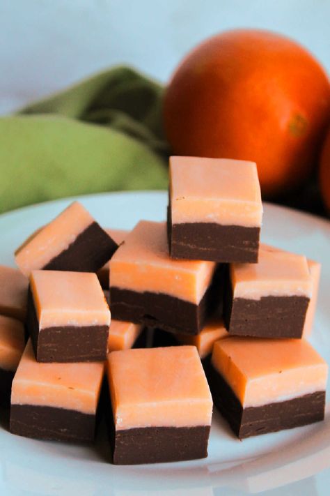 Easy Chocolate Orange Fudge 9 Peanut Butter Marshmallow Fudge, Orange Fudge Recipes, Orange Fudge, Fudge Christmas, Marshmallow Fudge, Holiday Treats Recipes, Homemade Fudge Recipes, Fudge Chocolate, Terry's Chocolate Orange