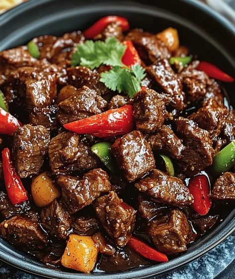 Black Pepper Sauce, Black Pepper Beef, Pepper Beef, Beef Strips, Beef Sirloin, Cooking Dishes, Tender Beef, Sirloin Steaks, Pepper Sauce