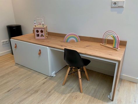 Ikea Hack Smastad, Ikea Desk Hack Kids, Ikea Kids Desk Hack, Ikea Smastad Kids Room, Småstad Ikea Hack, Smastad Ikea Hack, Smastad Ikea, Ikea Hack Kids Room, Ikea Smastad