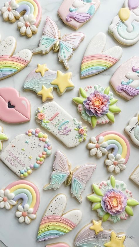 Threenage Dream, Unicorn Birthday Cookies, Cookie Themes, Rainbow Sugar Cookies, Birthday Sugar Cookies, Summer Cookie, Cookie Birthday Party, Flower Sugar Cookies, Butterfly Cookies