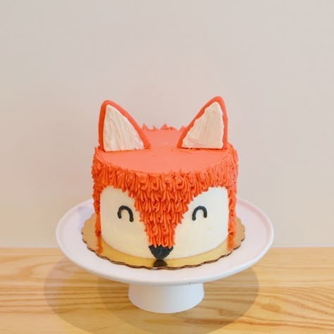 Fox Cake Toppers, Fox Birthday Party, Woodland Cake Topper, Fox Cake, Oreo Buttercream, Fox Birthday, Woodland Cake, Cake Mini, Salty Cake