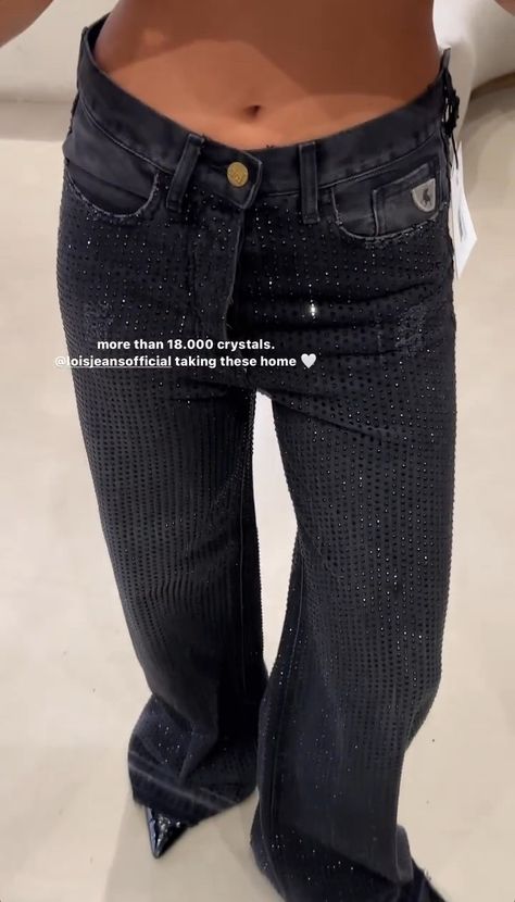 Glitter Jeans Outfit, Glitter Jeans, Elegant Outfit Classy, Winter Fashion Outfits Casual, Outfit Jeans, New Years Eve Outfits, Jeans Diy, Japan Fashion, Winter Fashion Outfits