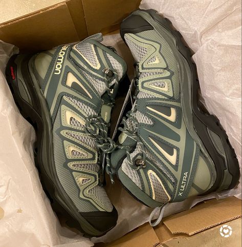 Salomon Winter Shoes, Solomon Hiking Shoes, Salomon Hiking Shoes, Solomon Hiking Boots, Hiking Shoes Aesthetic, Trekking Shoes Women, Cute Hiking Shoes, Green Hiking Boots, Trendy Hiking Boots