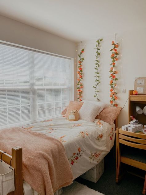 Romantic Dorm Room Ideas, Pink Floral Dorm Room, Floral Theme Bedroom, Floral Dorm Room Ideas, Byu Dorm, Floral Dorm Room, Floral Bedroom Aesthetic, College Living Room Ideas, Floral Dorm