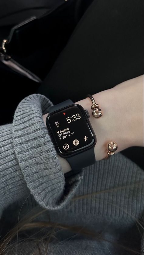 watchesmusthave #watchesnow 💡 Fone Apple, Apple Watch Aesthetic, Apple Watch Fashion, Unique Watches, Apple Watch Se, Psychology Student, Apple Watch Accessories, Apple Watch Faces, Watch Lover