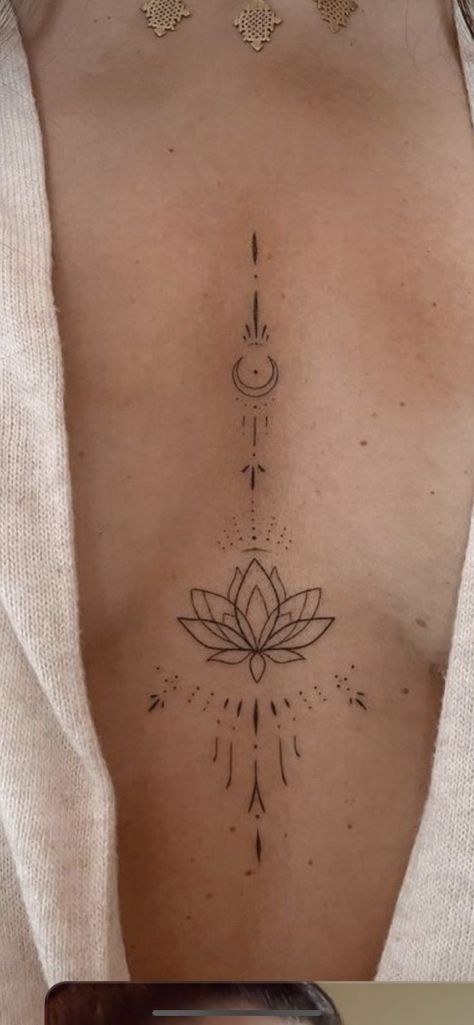 Lotusblume Tattoo, Tattoos For Lovers, Chest Tattoos For Women, Pretty Tattoos For Women, Cute Tattoos For Women, Discreet Tattoos, Subtle Tattoos, Feminine Tattoos, Dope Tattoos