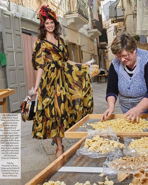 La modella di Dolce e Gabbana tra le orecchiette “made in Bari Vecchia”: ecco lo spot Key Pictures, Glamorous Gowns, Clothing Wishlist, Bohemian Soul, Rose Print Dress, Photography Magazine Cover, Bridal Shoot, Kitchen Prints, Dolce E Gabbana