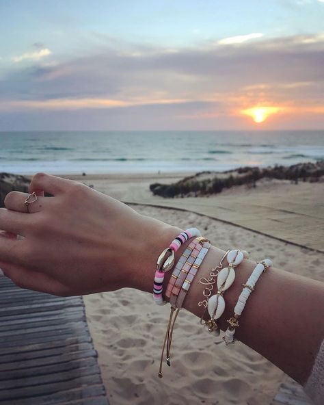 Surfer Aesthetic, Shell Bracelet, Summer Jewelry, Heart Jewelry, Hairstyle Ideas, Tulum, Diy Bracelets, Bracelet Making, Sea Shells