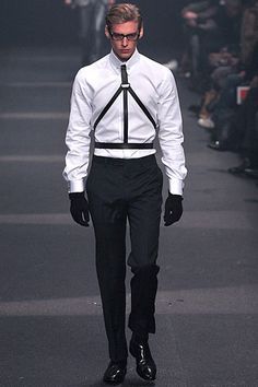 Black And White Clothes, 2010 Fashion Trends, Harness Fashion, Fashion Design Template, 2010 Fashion, Man In Black, White Clothes, Thierry Mugler, Victoria Secrets