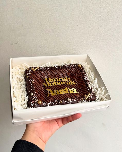 UMRAH MUBARAK BROWNIE SLAB 🕋 📿 Flavour: Original #brownies #postalbrownie #truffles #giftbox #umrahgifts #smallbusinesssowner Brownie Slab, Umrah Mubarak, Truffles, Brownies, Quick Saves