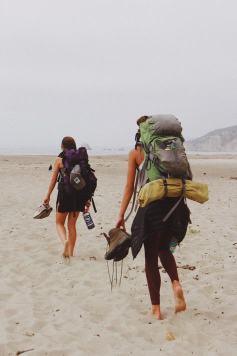 Travel Buddy Aesthetic, Travel Backpack Aesthetic, Backpacking Portugal, Backpacker Aesthetic, Backpacking Aesthetic, Backpack Trip, Back Packing, Hiking Outfits, Couple Travel