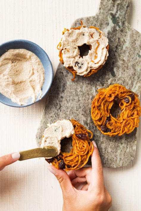 These Grain-Free Bagels Are Made With Sweet Potatoes — And They're Insanely Delicious Cinnamon Raisin Bagel, Donut Pan, I'm Fat, Nigel Slater, Sweet Potato Noodles, Spiralizer Recipes, Bagel Recipe, Cinnamon Raisin, Paleo Breakfast