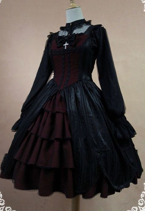 Dark Dresses, Gaun Abad Pertengahan, Gothic Mode, Lolita Outfits, Old Fashion Dresses, Goth Dress, Japanese Street Fashion, Gothic Outfits, Harajuku Fashion