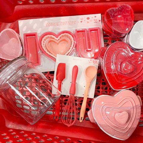 Target Valentines Decor, Candle Light Dinner Ideas, Valentine Day Aesthetic, Romantic Candlelight Dinner, Vday Decor, Target Valentines, Romantic Candle Light Dinner, Candlelight Dinner, Day Aesthetic