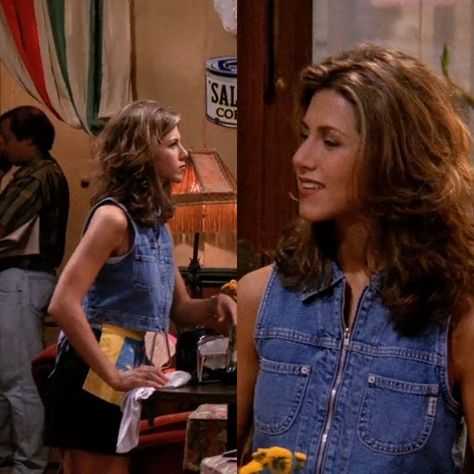 Rachel Green Denim, Rachel Green Hair Season 1, Vintage Outfits 80s, Rachel Green Hair, Fall Fashion Denim, Denim Vest Outfit, Rachel Haircut, Rachel Green Style, Rachel Green Outfits