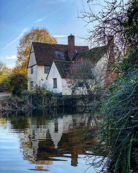 Flatford Mill, Village Life, English Countryside, Great Britain, Cabin, Cottage, England, House Styles, Building