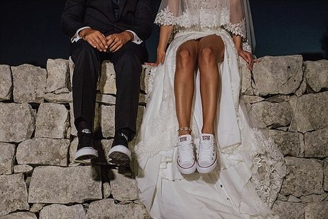 Wedding In Sicily, Courthouse Wedding Photos, Sicily Wedding, Edgy Wedding, Informal Weddings, Wedding Converse, Wedding Sneakers, Wedding Photos Poses, Courthouse Wedding