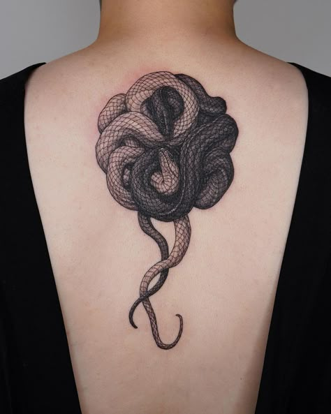 Floral Back Tattoos, Backpiece Tattoo, Ouroboros Tattoo, Our Mindful Life, Snake Tattoos, Serpent Tattoo, Occult Tattoo, Yin Yang Tattoos, Palm Tattoos