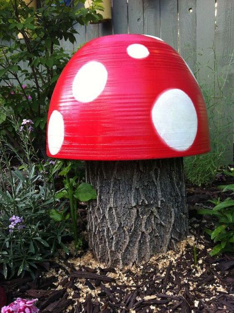 Backyard Ideas Kids, Tree Trunk Ideas, Rustic Candles Diy, Tree Stump Decor, Diy Cat Scratcher, Mushroom Tree, Tree Trunk Table, Trunk Ideas, Fall Landscaping