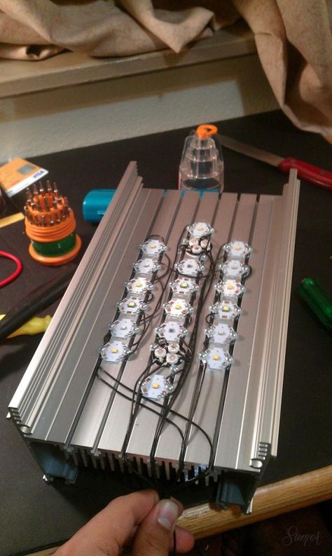 A Complete Idiots guide to make an LED lighting unit Lern more.... Aquarium Diy, Led Lighting Diy, Led Aquarium, Led Aquarium Lighting, Diy Aquarium, Planted Tank, Led Projects, Led Diy, Aquarium Lighting