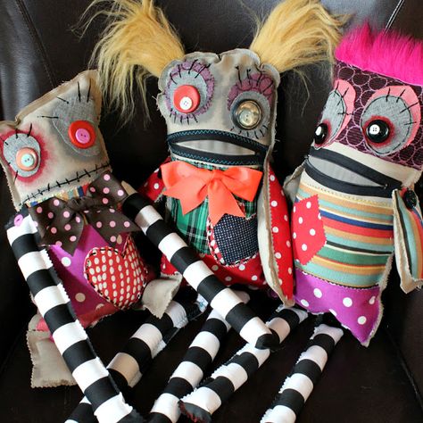 No Sew Monster Dolls Damaged Clothes, Scrap Fabric Crafts, Ugly Dolls, Monster Dolls, Fabric Toys, Scrap Fabric, Voodoo Dolls, Doll Tutorial, Cute Monsters