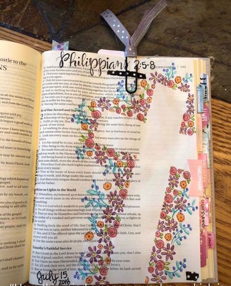 Cute Poster Board Ideas For School Projects, Philippians Bible Journaling, Bible Art Journaling Ideas, Bible Doodles, Journal Bible Quotes, Bible Journaling For Beginners, Creative Bible, Bible Drawing, Cute Bibles