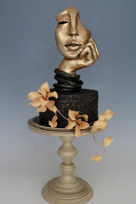 Sculpture cake Black And Gold Cake, Unique Cakes Designs, Cake Structure, Cake Design Inspiration, Cake Tables, Gravity Cake, Fantasy Cake, Beautiful Cake Designs, Sculpted Cakes