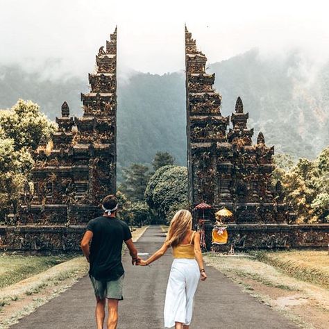 Couple Travel Goals, Bali Temple, Bali Travel Photography, Temple Bali, Sanur Bali, Travel Pose, Bali Holidays, Bali Travel Guide, Couple Travel