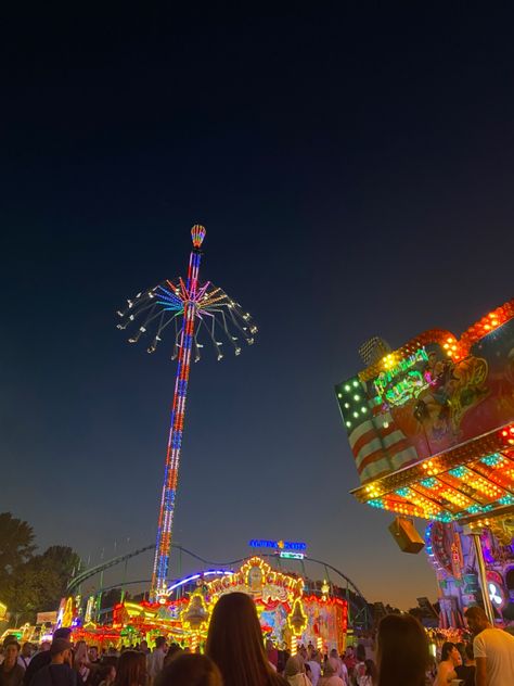 Uk Fairs At Night, Fair At Night, The Fair, Carnival Date, Fair Pictures, Circus Aesthetic, Fair Rides, Summer Fair, British Summer