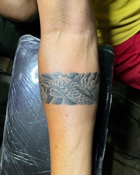 Arm Band Tattoo Designs, Arm Wrap Tattoo, Wrap Around Tattoo, Japanese Koi Fish, Wrap Tattoo, Armband Tattoos, Forearm Band Tattoos, Band Tattoo Designs, Omerta Tattoo