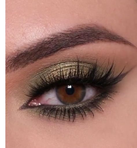 Green Birthday Makeup, Green Eye Look, Olive Makeup, Nude Eye Makeup, Olive Green Eyes, Green Eyeshadow Look, Green Eyeliner, Shimmer Eye Makeup, Ball Makeup