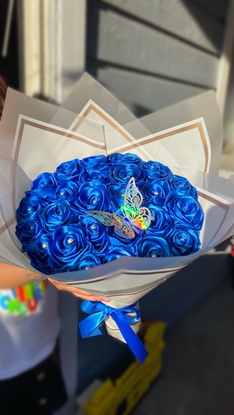 Royal Blue Ramo, Blue Roses Bouquet, Royal Blue Ramo Quince, Blue Quince Ramo, Dark Blue Quince Ramo, Blue Ribbon Flower Bouquet, Eternal Bouquet Ideas, Blue Eternal Rose Bouquet, Royal Blue Bouquet