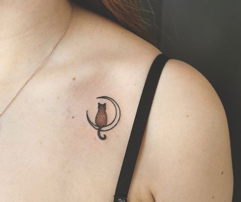 Cat Tattoo Collar Bone, Cat Collarbone Tattoo, Shoulder Moon Tattoo, Moon Tattoo Shoulder, The Moon Tattoo, Cat On The Moon, Witch Makeup, Tattoo Cat, Moon Witch