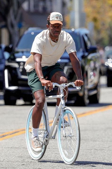 How to Wear Shorts as Well as Tyler, the Creator Tyler The Creator Streetwear, Tyler The Creator Chains, Mens Green Shorts Outfit, Casual Cycling Outfit, Golfwang Outfit, Styling Shorts Men, Tyler The Creator Bike, Mens Streetwear Shorts, Tyler The Creator Street Style