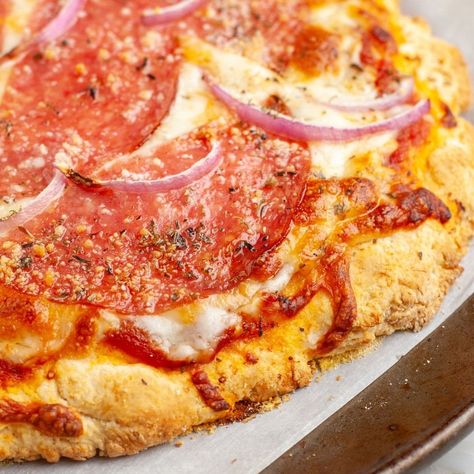 Pizza Dough With No Yeast, Bisquick Pizza Dough Recipe, Bisquick Pizza Crust, Bisquick Pizza Dough, Bisquick Pizza, Pizza Crust Recipe Easy, Easy Pizza Crust, No Yeast Pizza Dough, Mix Pizza