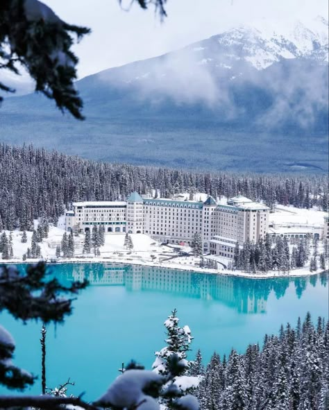 Fairmont Lake Louise, Lake Louise Winter, Louise Lake, Canadian Homes, Lake Moraine, Lake Louise Canada, Lake Louise Banff, Fairmont Chateau Lake Louise, Banff National Park Canada