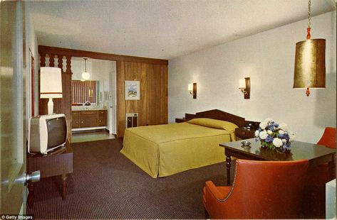 Illustrating the modcons and comforts of the age, this postcard of the interior… Motel Room, Vintage Hotel, American Interior, Vintage Hotels, Bohemian Bedroom Decor, Retro Interior, Hotel Motel, Vintage Interiors, Bedroom Hotel