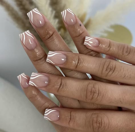 White Nails With Gold, Natural Acrylic Nails, Natural Nail Designs, The Audacity, Super Cute Nails, Girly Acrylic Nails, Basic Nails, Short Square Acrylic Nails, Short Acrylic Nails Designs