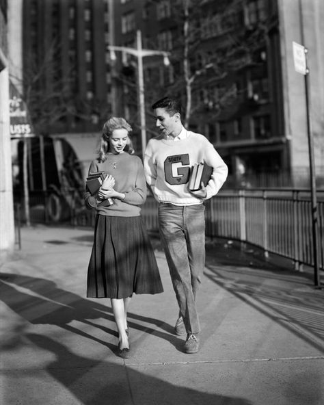 John Dalessio on Instagram: “Teenage couple, circa 1955” 1940s School, 1950s High School, 1950s Teenagers, Teenage Couples, 1950s Outfits, School Friends, Teen Boy Outfits, Varsity Letter, Teen Love